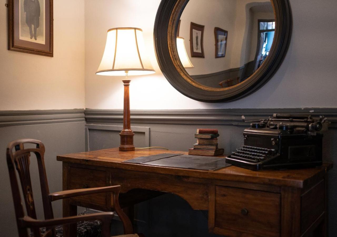 The Bear, Cowbridge Ξενοδοχείο Εξωτερικό φωτογραφία